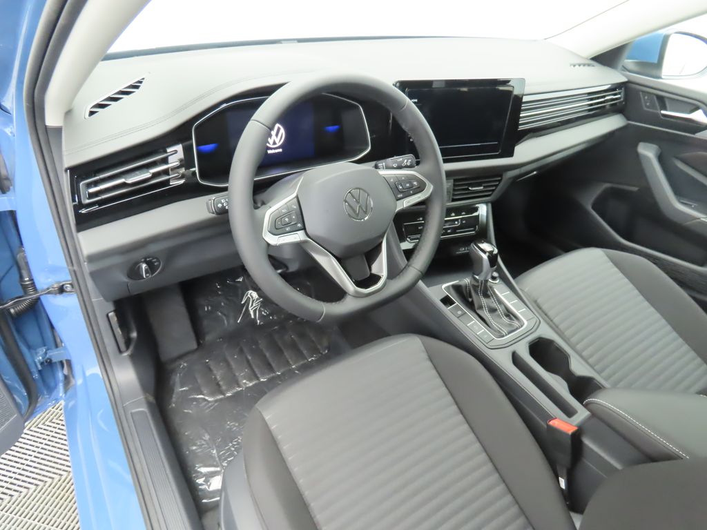 Thumbnail: 2025 Volkswagen Jetta - 9