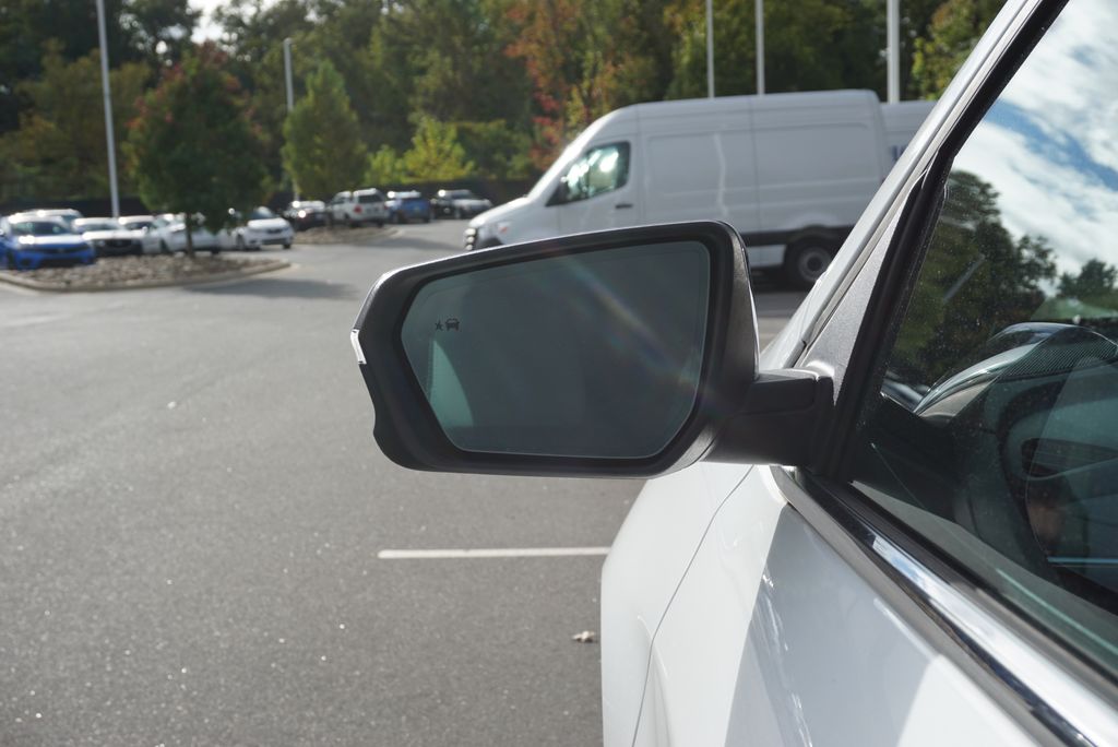 Thumbnail: 2019 Chevrolet Equinox - 13