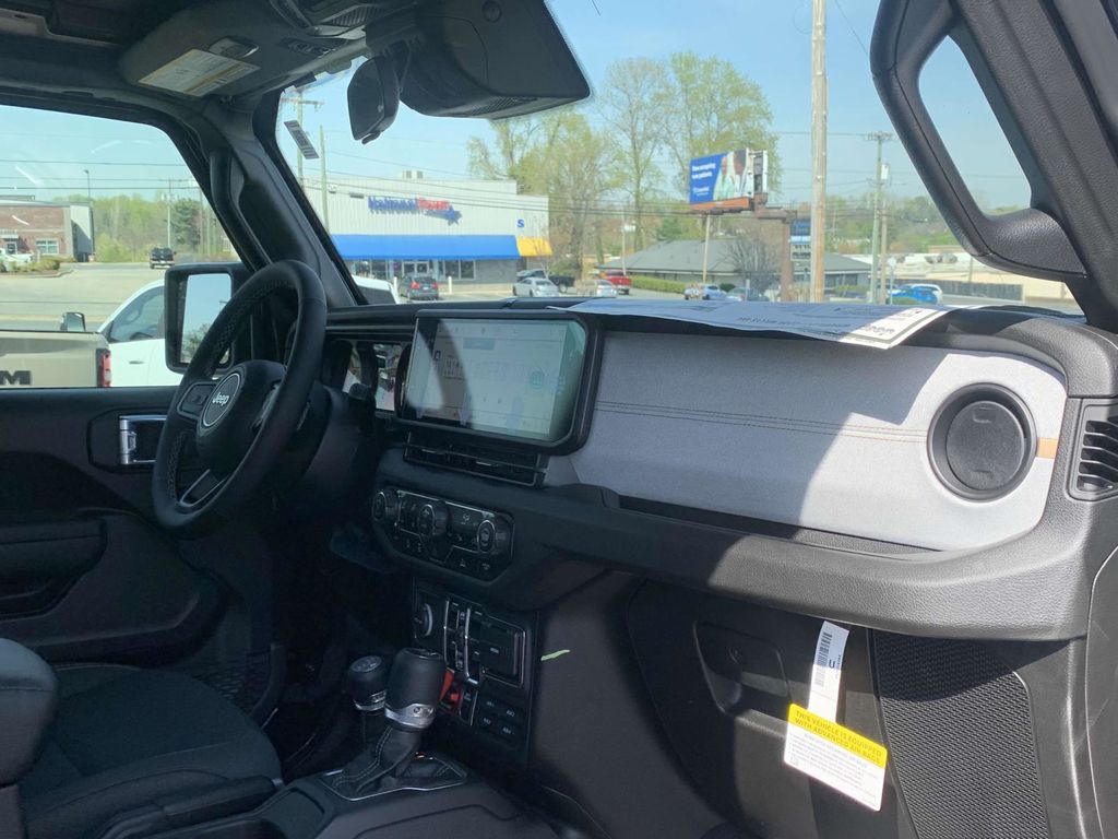 2025 Jeep Wrangler 4-Door Willys - Photo 14