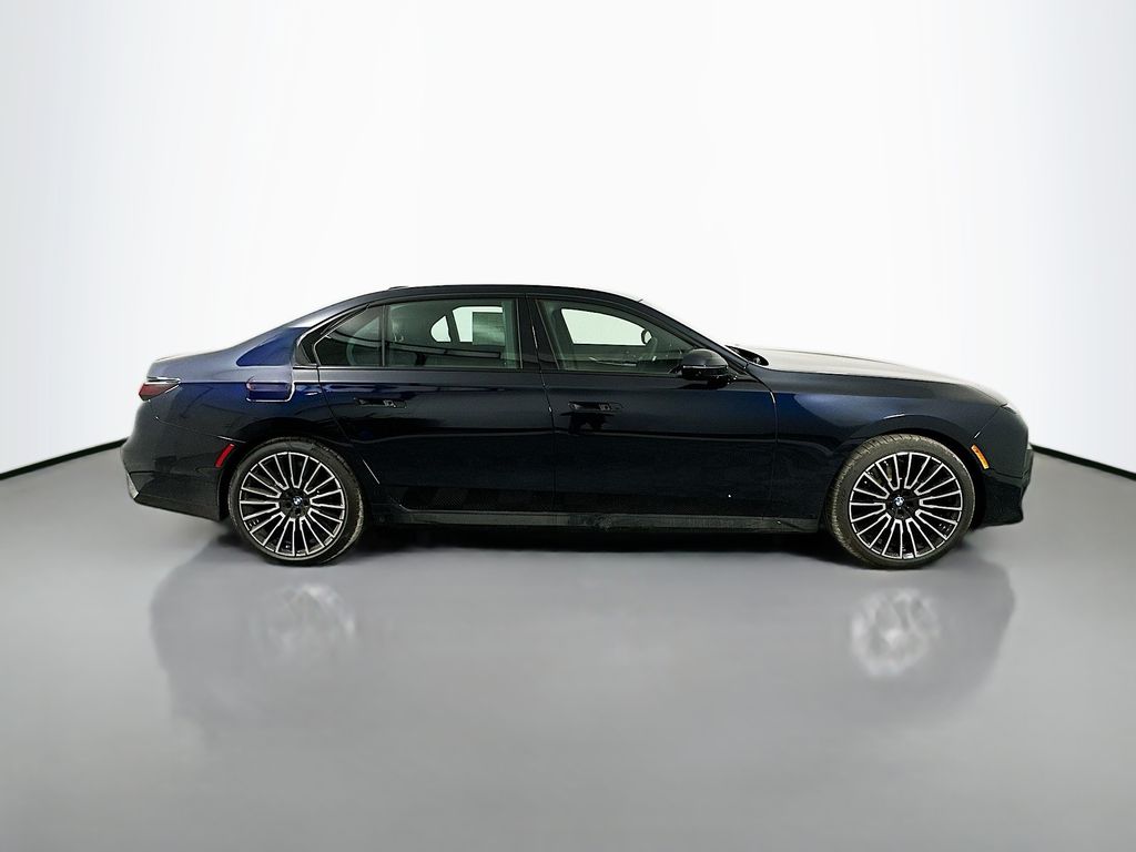 Thumbnail: 2025 BMW 7 Series - 4