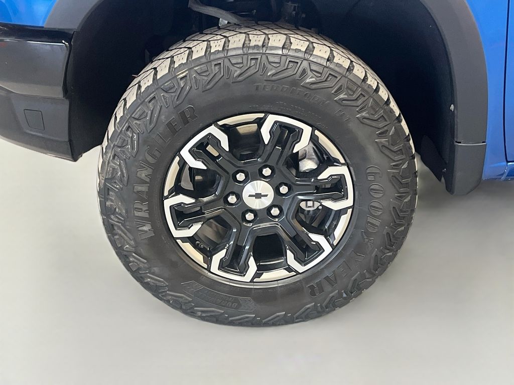 Used 2023 Glacier Blue Metallic Chevrolet ZR2 image 33