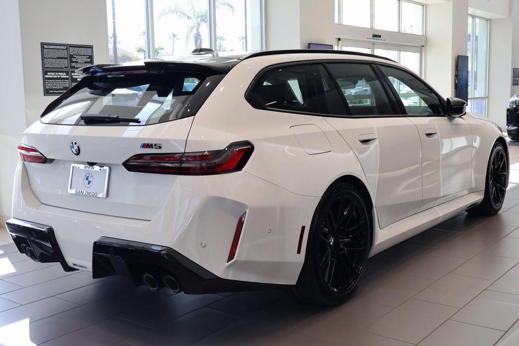 Thumbnail: 2026 BMW M5 - 2