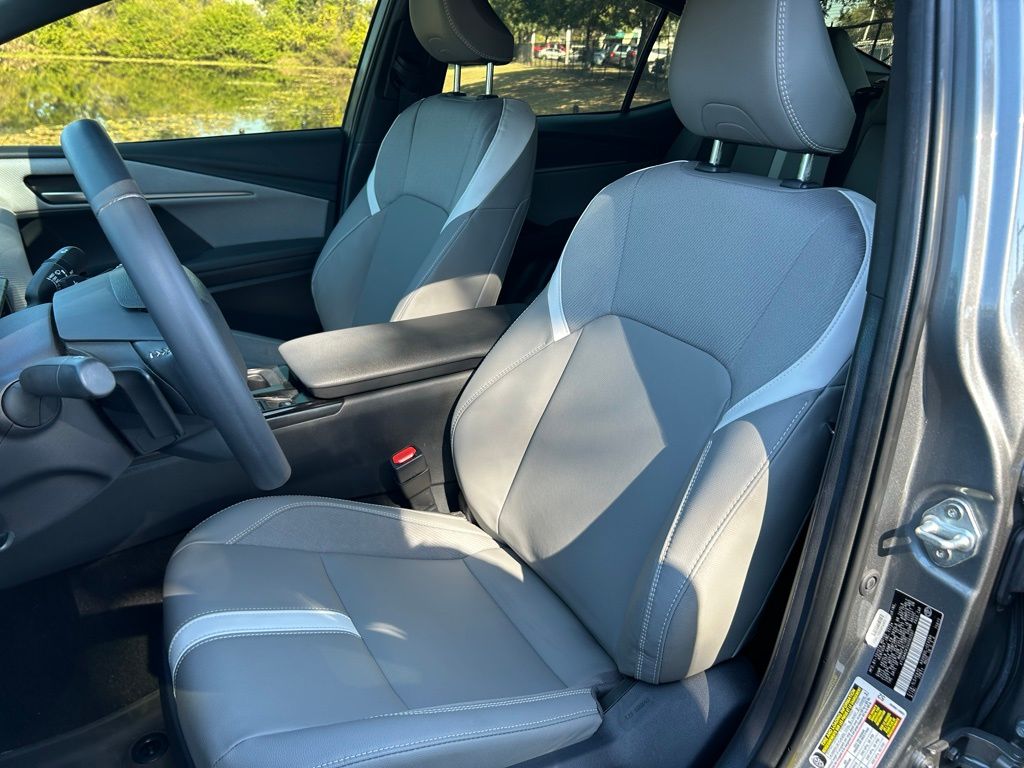 Thumbnail: 2025 Toyota Camry - 13