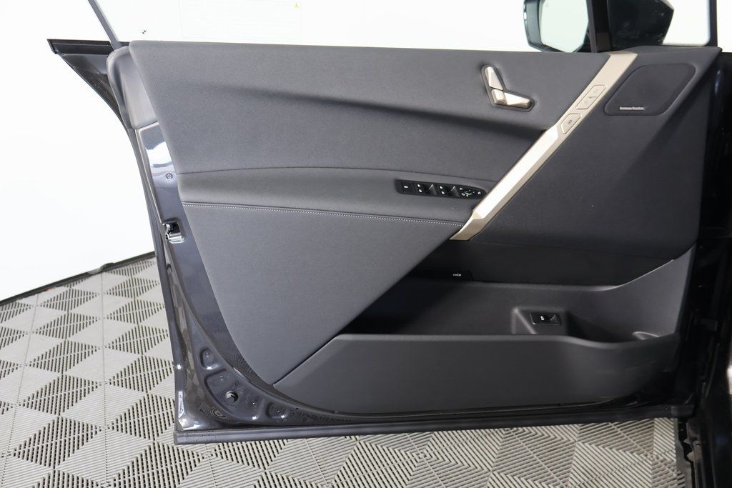 Thumbnail: 2026 BMW iX - 7