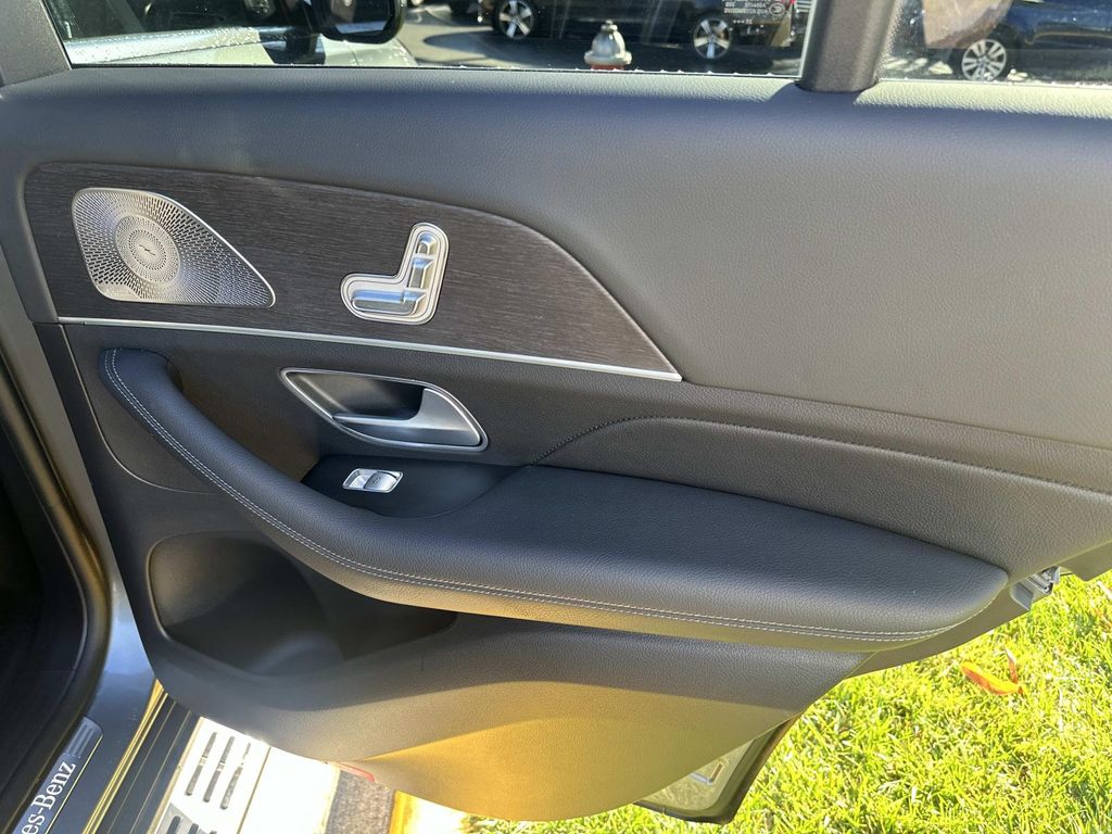 Thumbnail: 2022 Mercedes-Benz GLE - 24