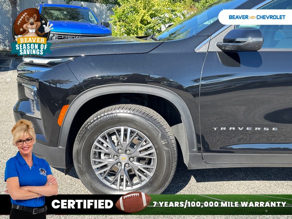 Used 2025 Chevrolet Traverse SUV