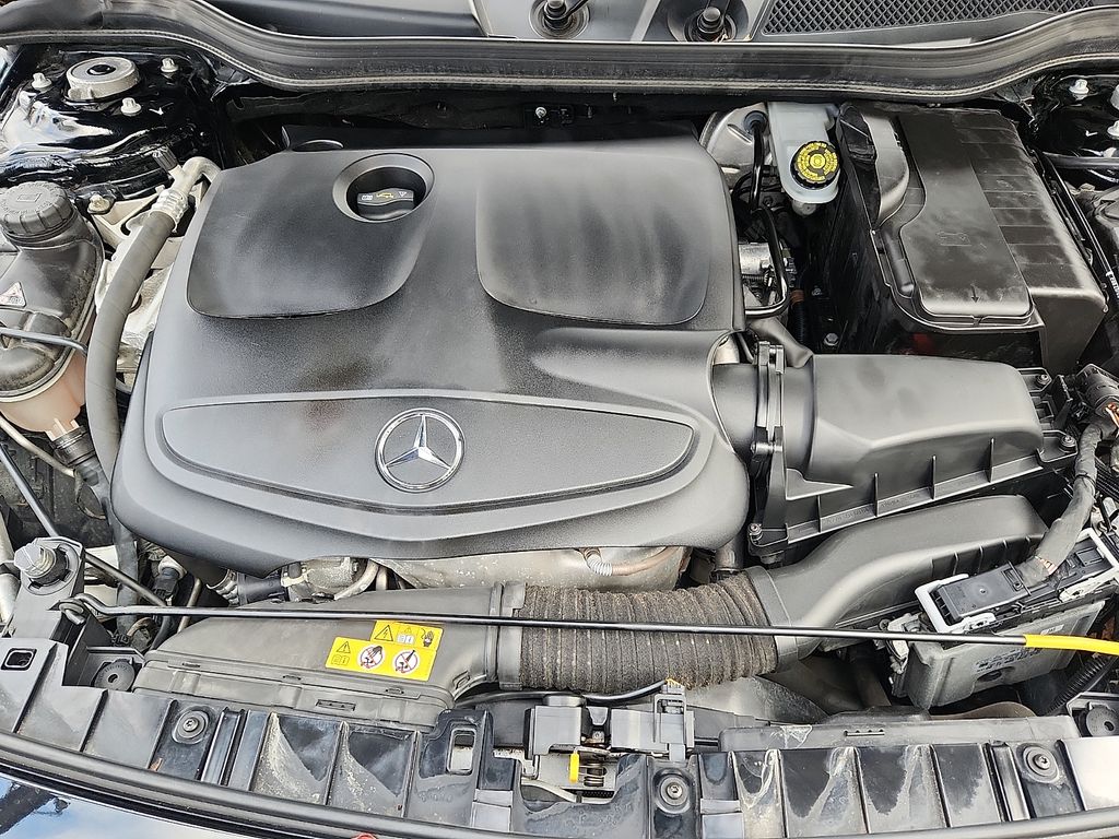 Thumbnail: 2018 Mercedes-Benz GLA - 28