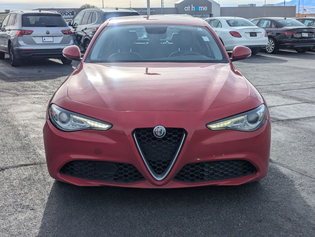 2018 Alfa Romeo Giulia Base 10