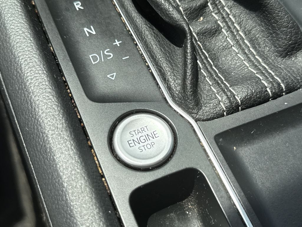 2021 Volkswagen Atlas Cross Sport 3.6L V6 SE w/Technology  at DeMontrond Auto Country