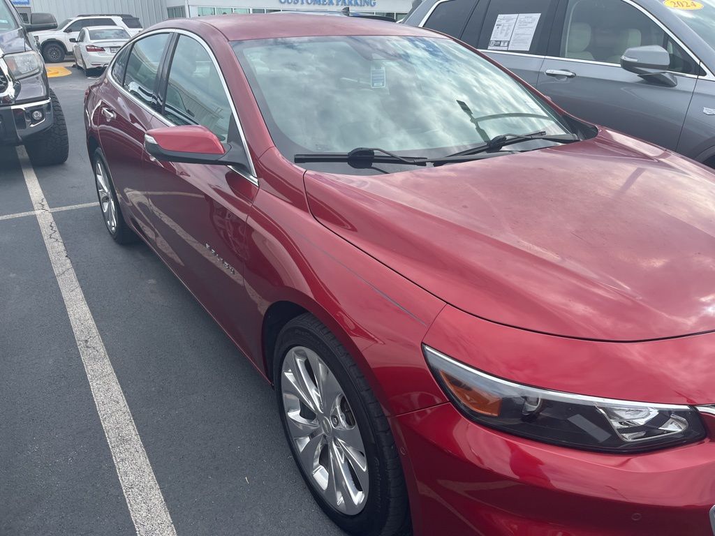 Thumbnail: 2017 Chevrolet Malibu - 3
