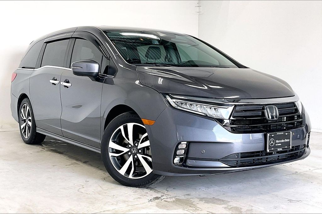 2024 Honda Odyssey Touring's photo