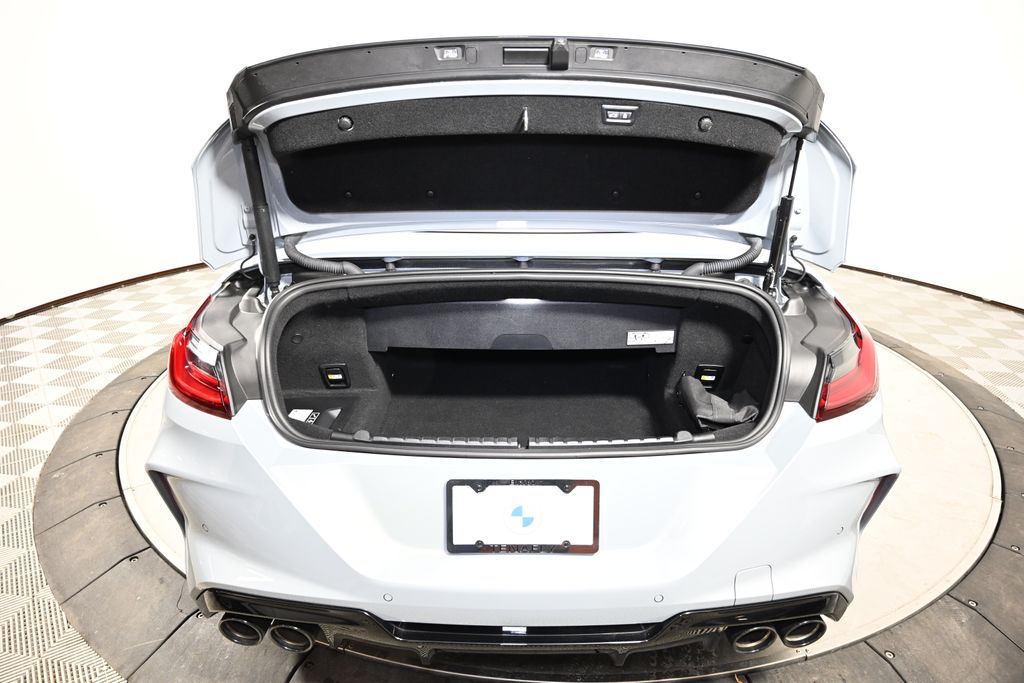 Thumbnail: 2023 BMW M8 - 18