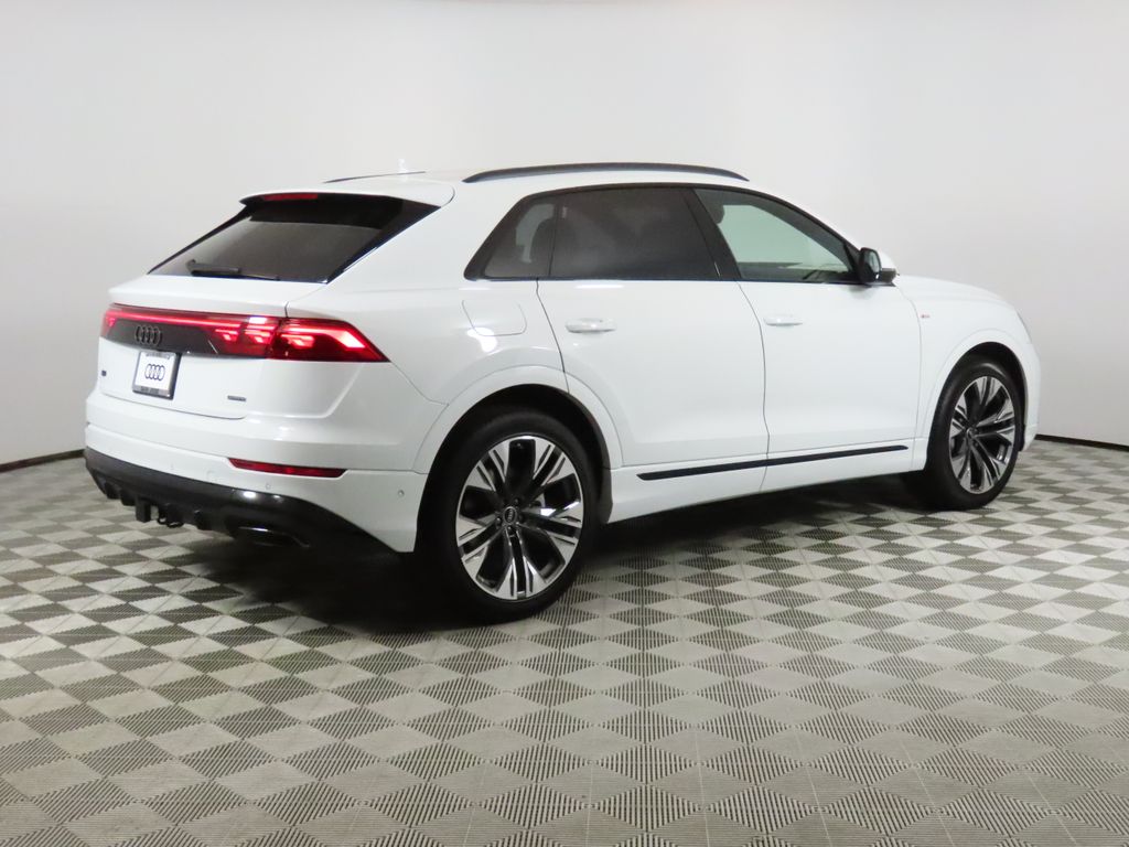 Thumbnail: 2026 Audi Q8 - 5
