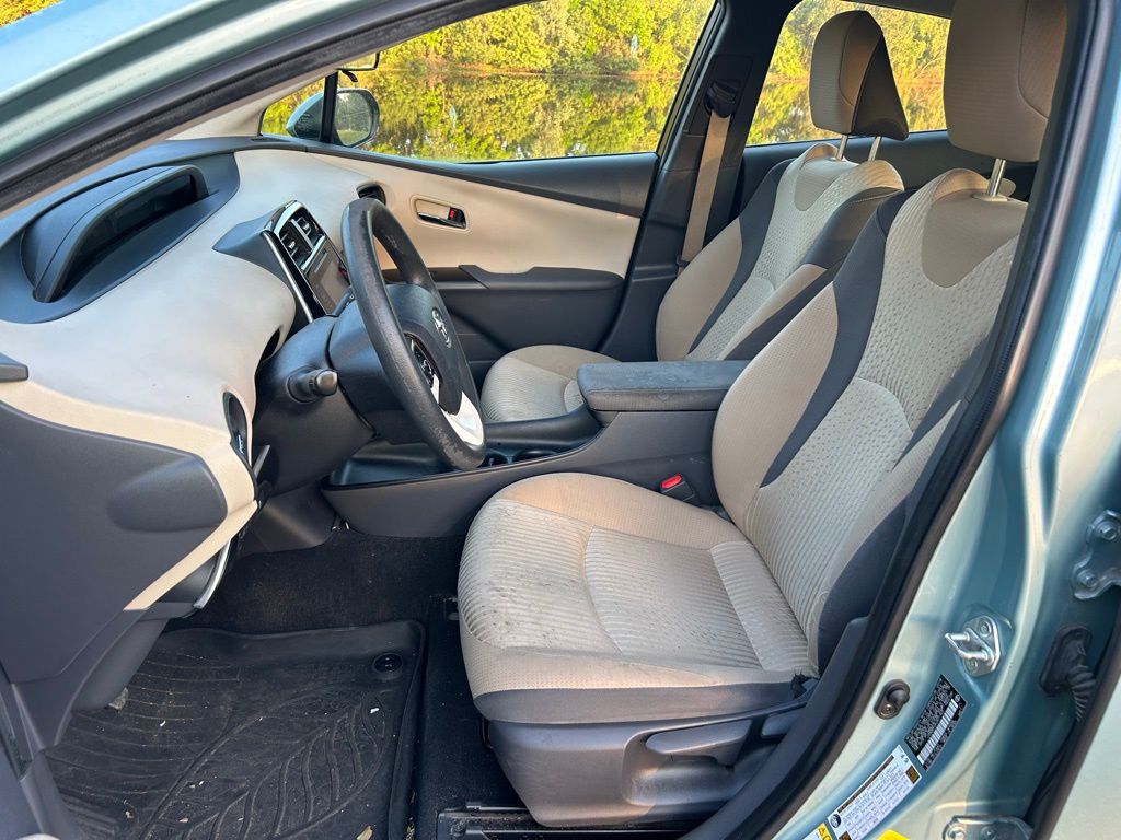 Thumbnail: 2018 Toyota Prius - 14