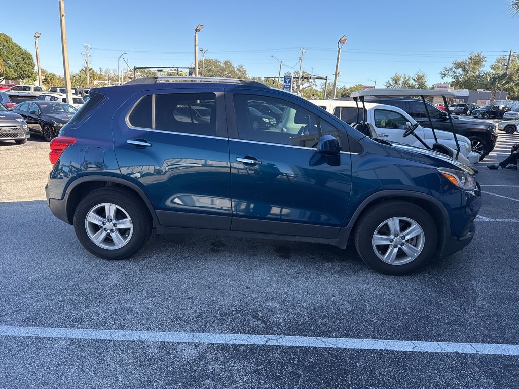 2020 Chevrolet Trax LT 1