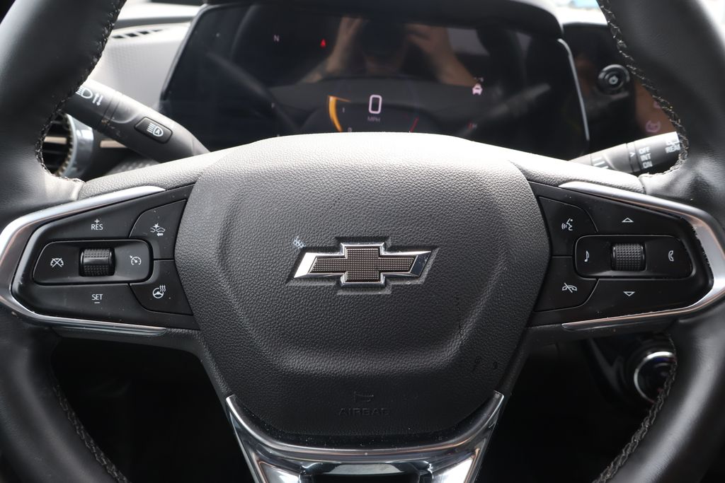 Thumbnail: 2025 Chevrolet Trax - 16