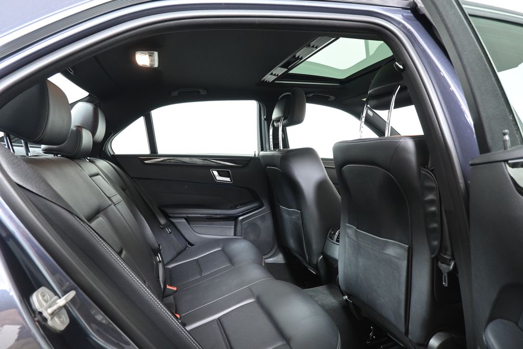 Thumbnail: 2016 Mercedes-Benz E-Class - 27