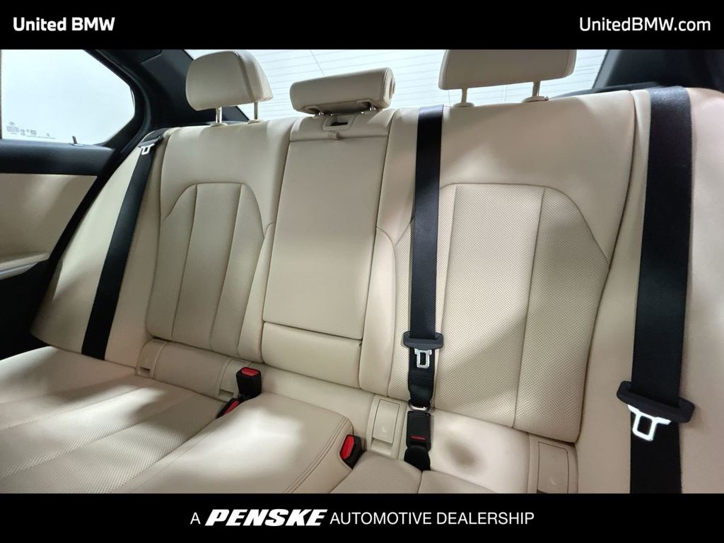 Thumbnail: 2025 BMW 3 Series - 21