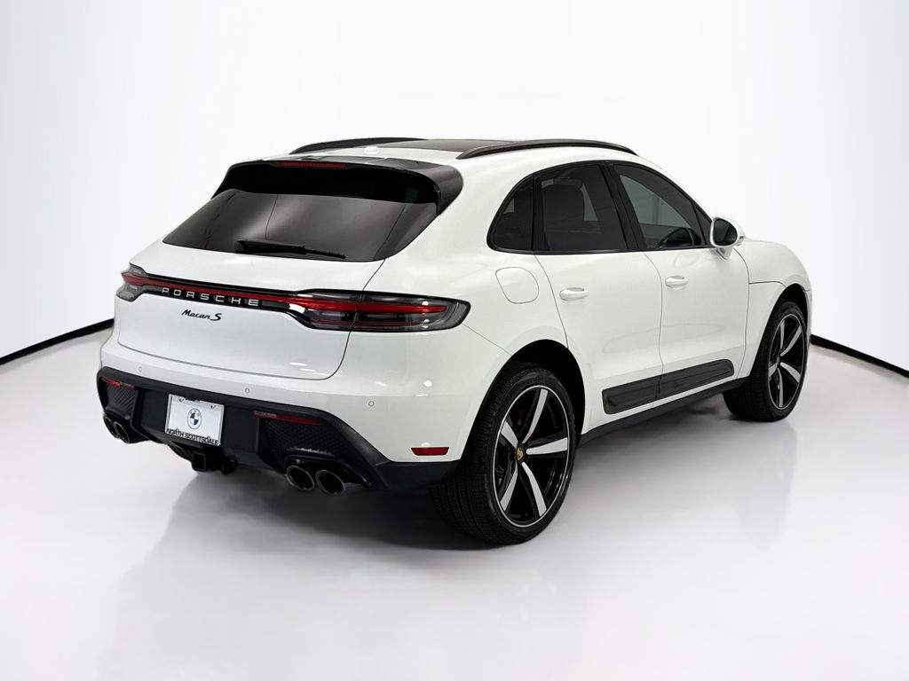 Thumbnail: 2026 Porsche Macan - 5