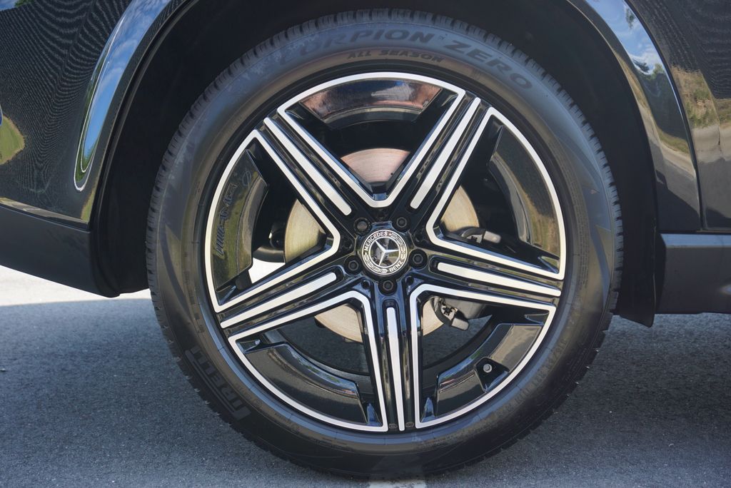 Thumbnail: 2026 Mercedes-Benz GLE - 19