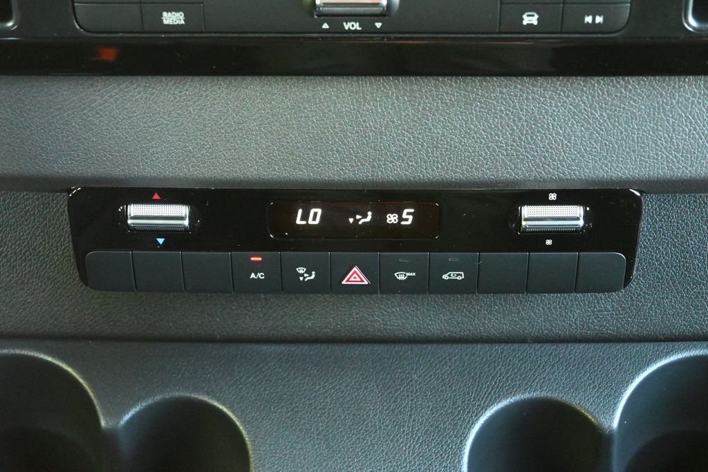 2025 Mercedes-Benz Sprinter 2500 26