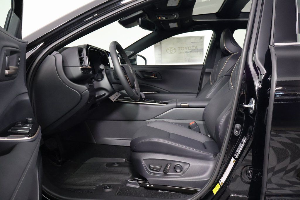 Thumbnail: 2026 Toyota Crown - 5