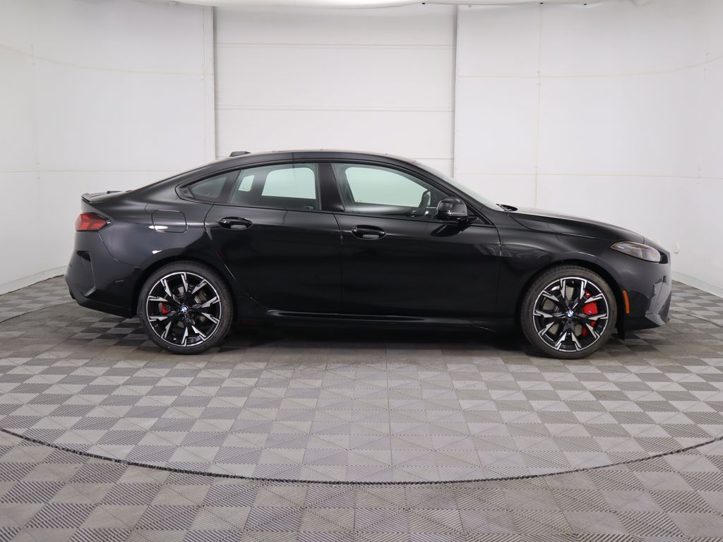 Thumbnail: 2026 BMW 2 Series - 4