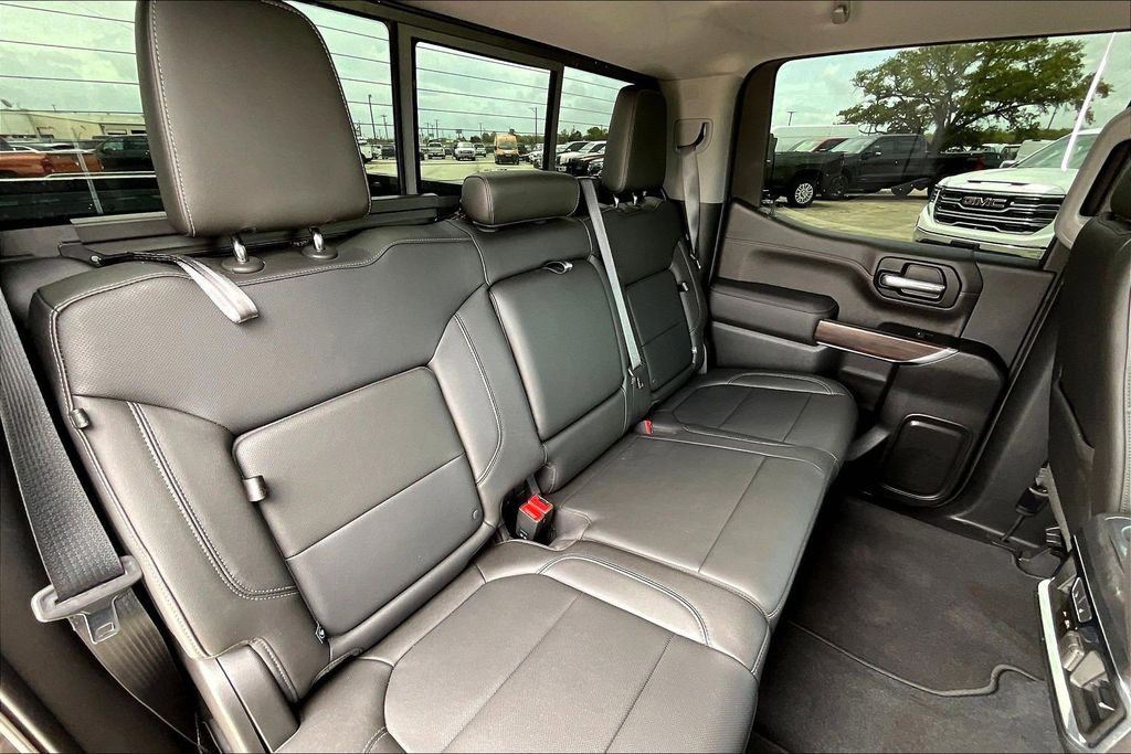 Used 2019 GMC Sierra 1500 SLT 4D Crew Cab