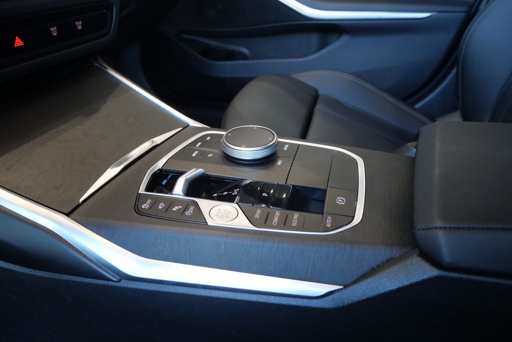 2024 BMW 3 Series 330i 21