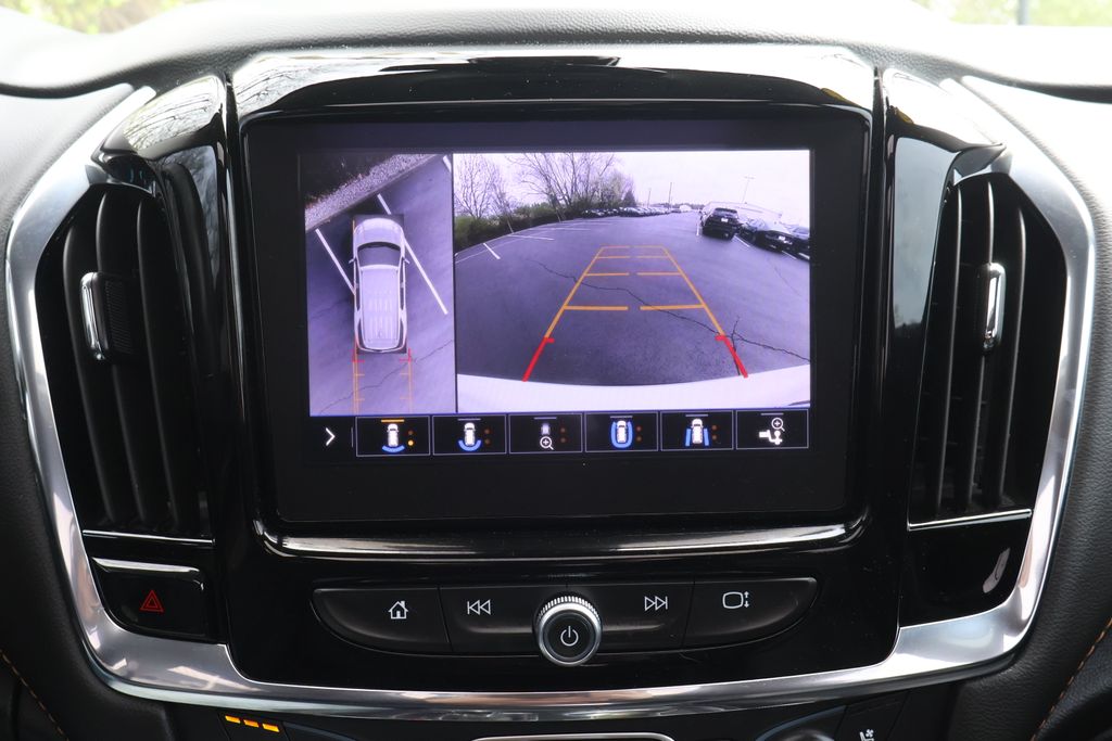 Thumbnail: 2020 Chevrolet Traverse - 17