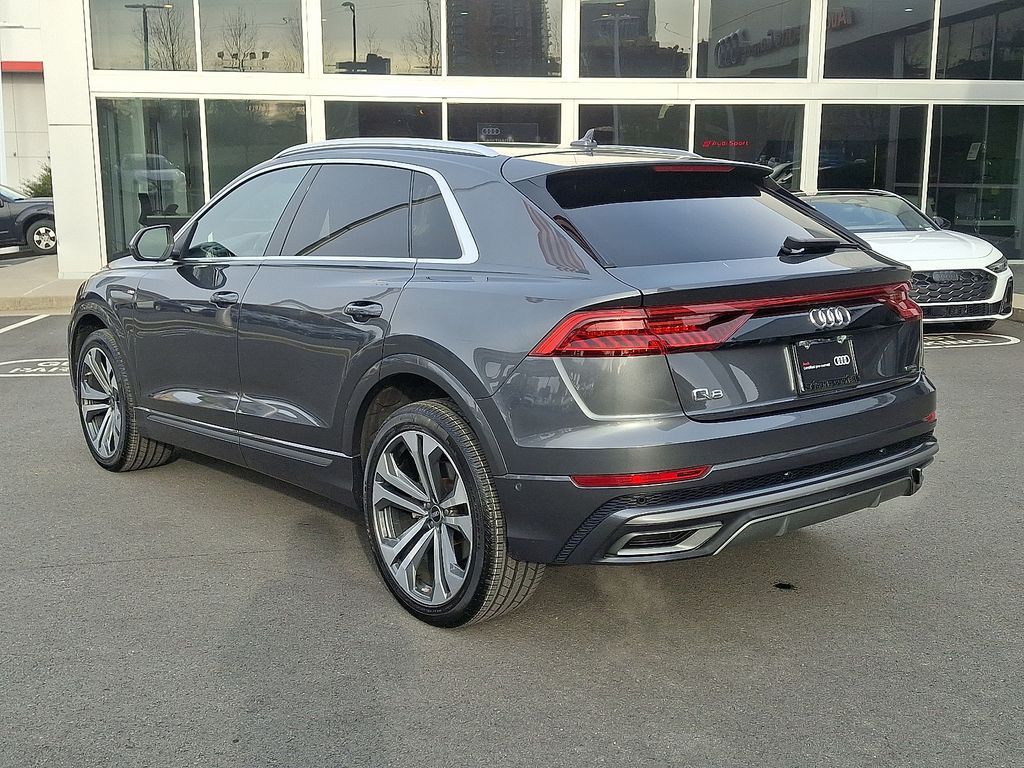 Thumbnail: 2022 Audi Q8 - 6