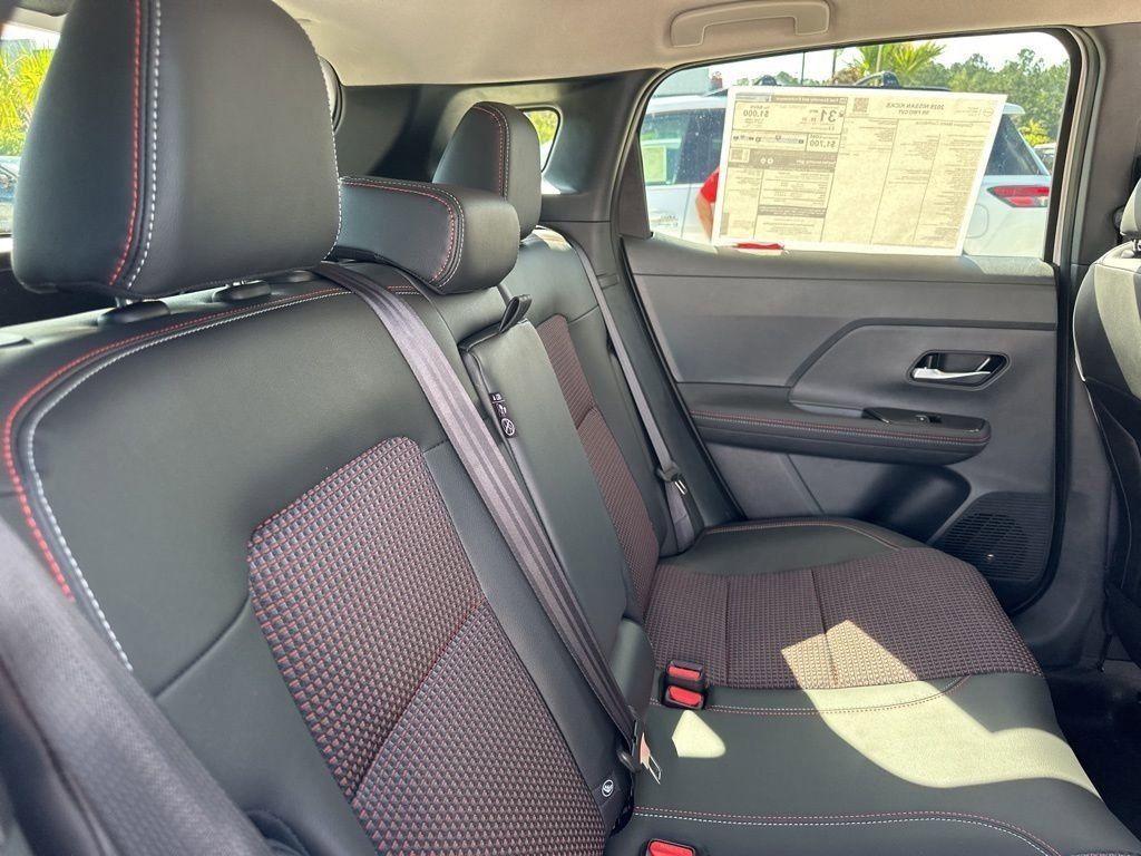 2025 Aspen White Tricoat Nissan Kicks SR FWD SUV