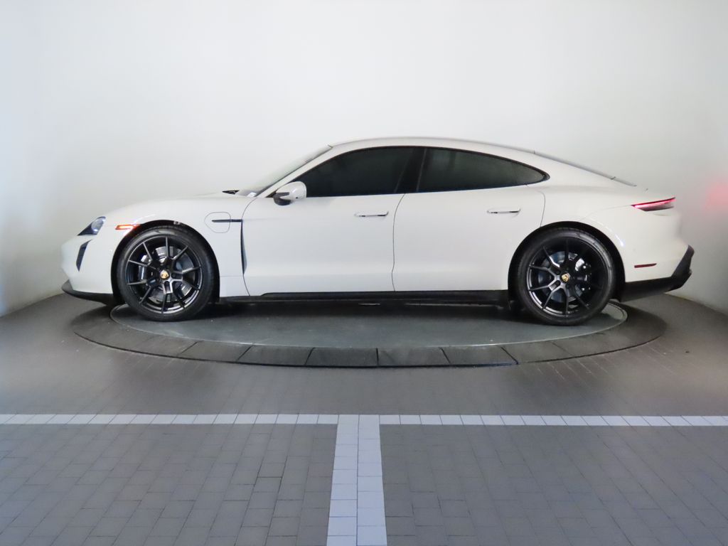 Thumbnail: 2022 Porsche Taycan - 2