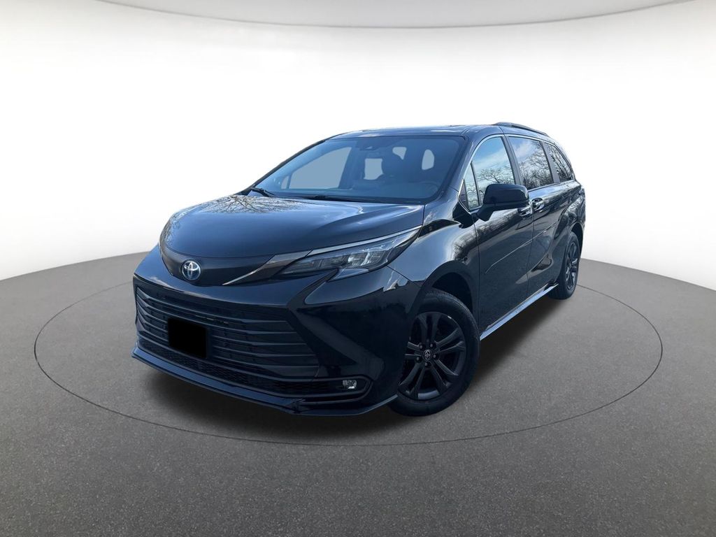 2024 Toyota Sienna Woodland Edition 7-Passenger AWD