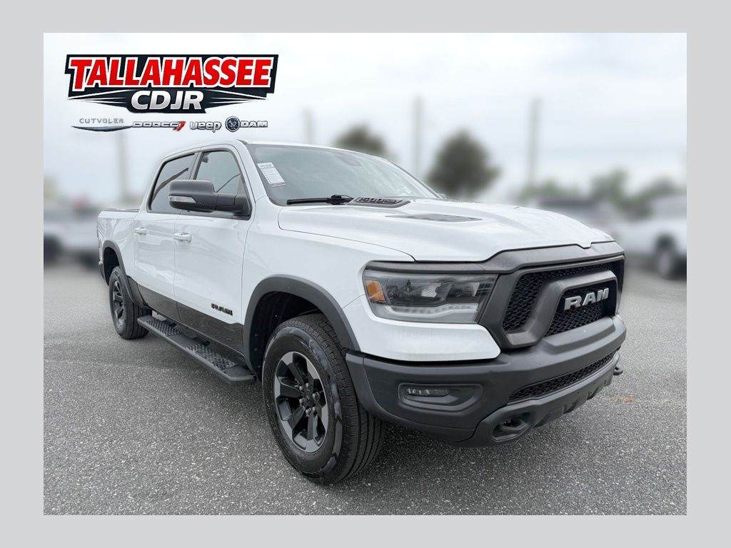 2020 RAM 1500 Blanco (Bright White Clearcoat) Camioneta Todo terreno 8 velocidades Automática