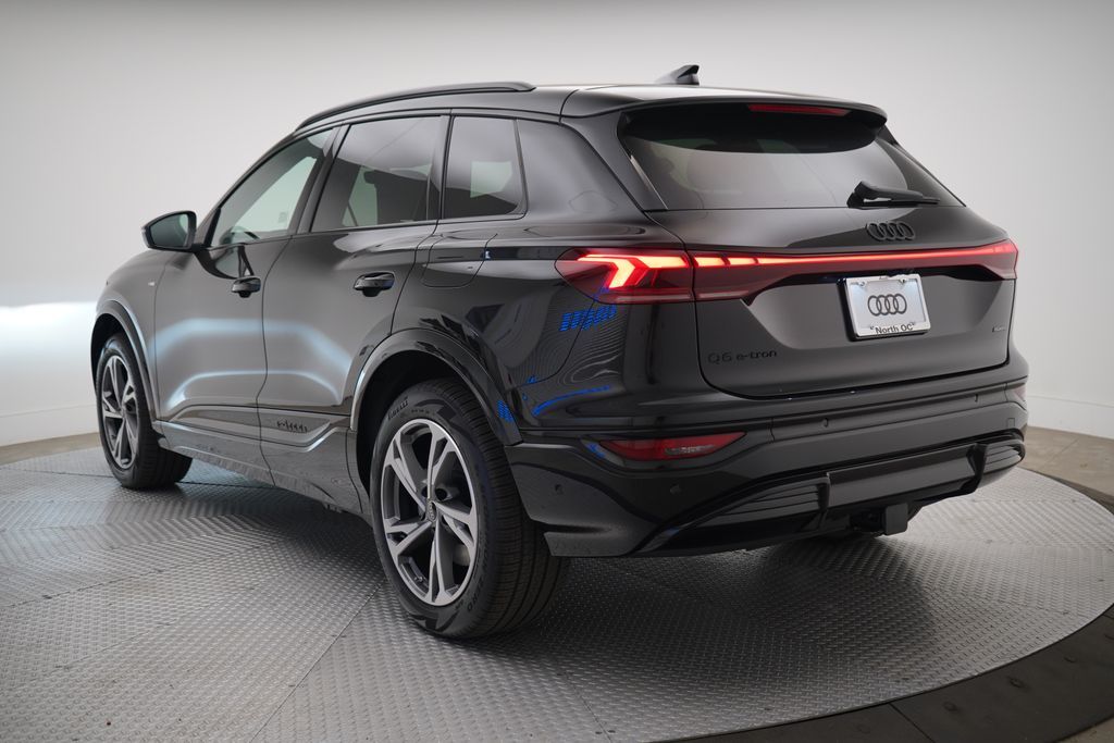 Thumbnail: 2027 Audi Q6 e-tron - 3