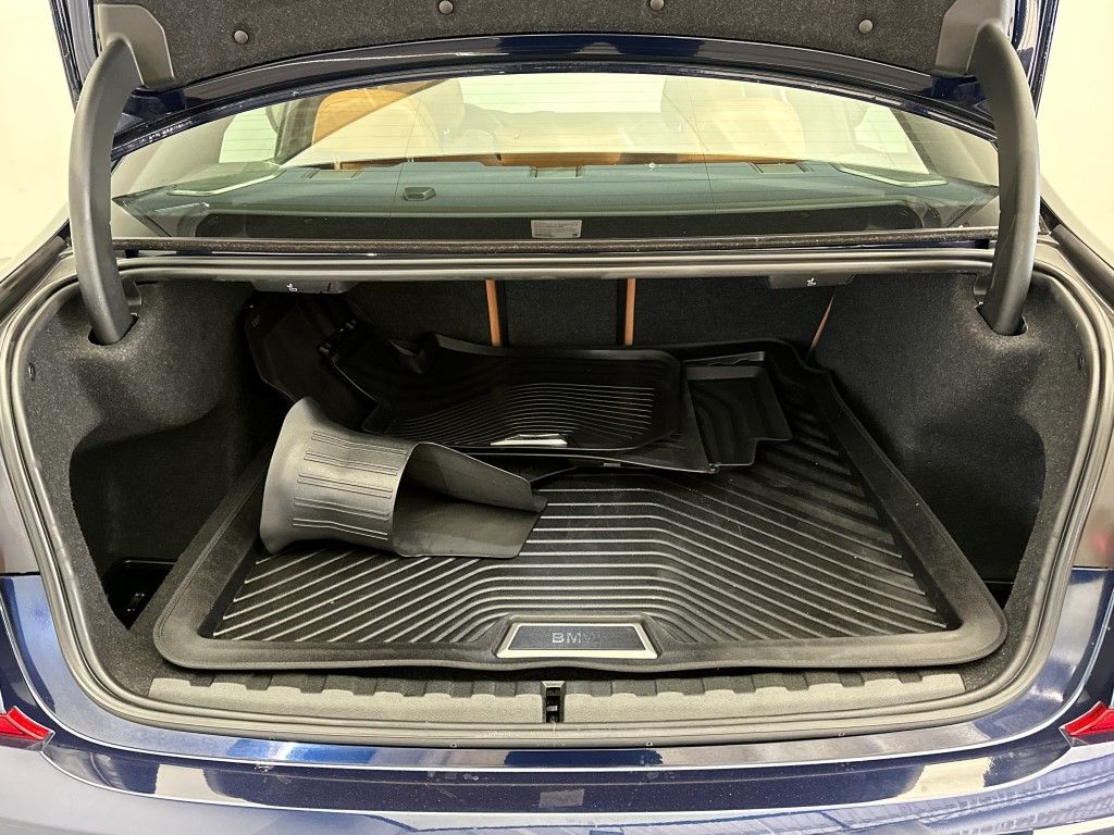 Thumbnail: 2020 BMW 3 Series - 8