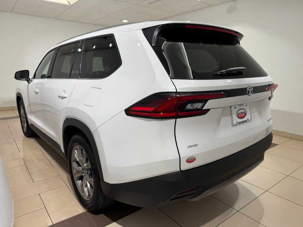 Thumbnail: 2025 Toyota Grand Highlander - 3