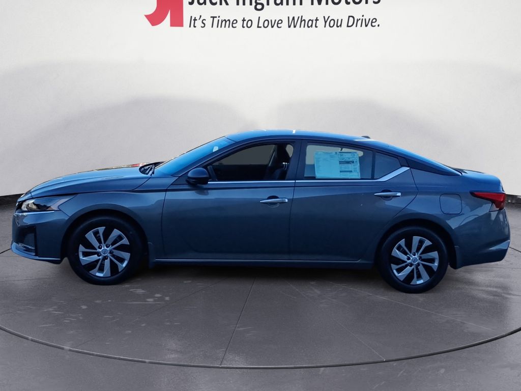 used 2025 Nissan Altima car