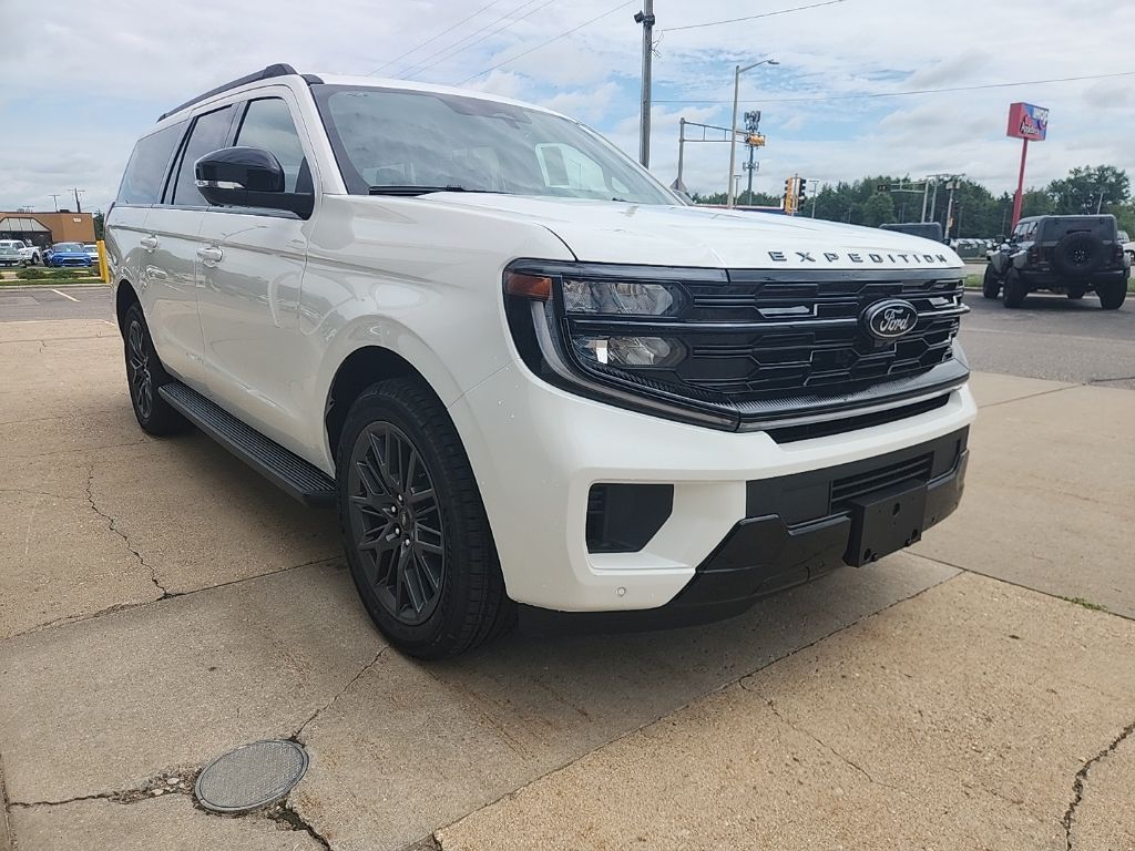 Star White Metallic Tri-Coat 2026 Ford Expedition SUV / Crossover Four-Wheel Drive Automatic