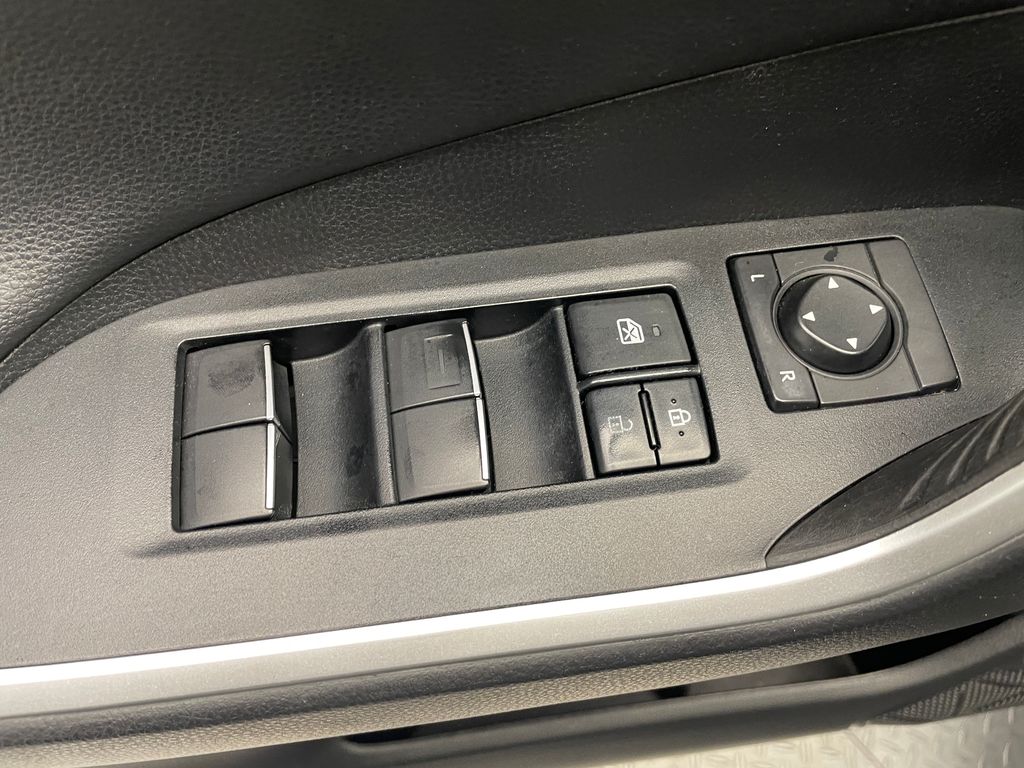 2020 Toyota RAV4 XSE 10