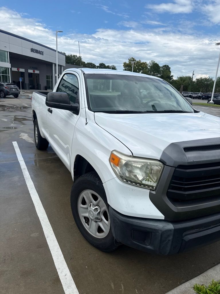 White 2014 Toyota Tundra Pickup Truck 4X2 5-Speed Automatic Overdrive