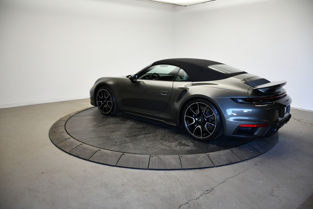 Thumbnail: 2022 Porsche 911 - 3
