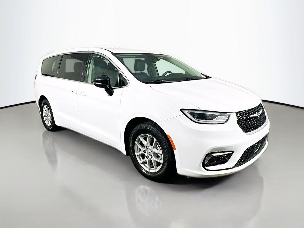 2024 Chrysler Pacifica Touring L FWD