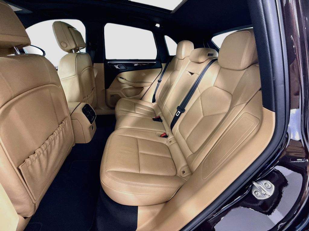 Thumbnail: 2018 Porsche Macan - 21