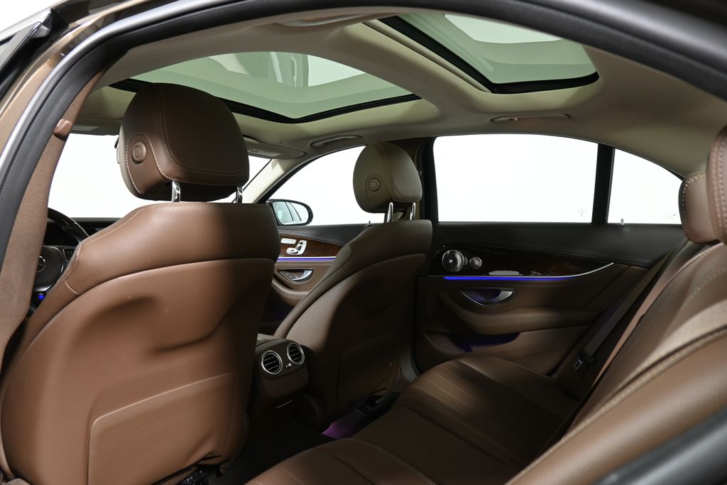 Thumbnail: 2017 Mercedes-Benz E-Class - 6