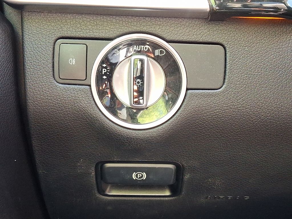 Thumbnail: 2016 Mercedes-Benz GL-Class - 25