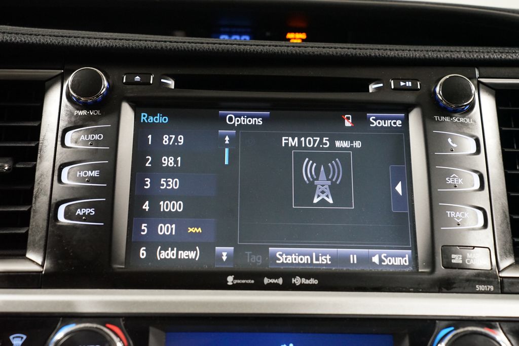 Thumbnail: 2018 Toyota Highlander - 17