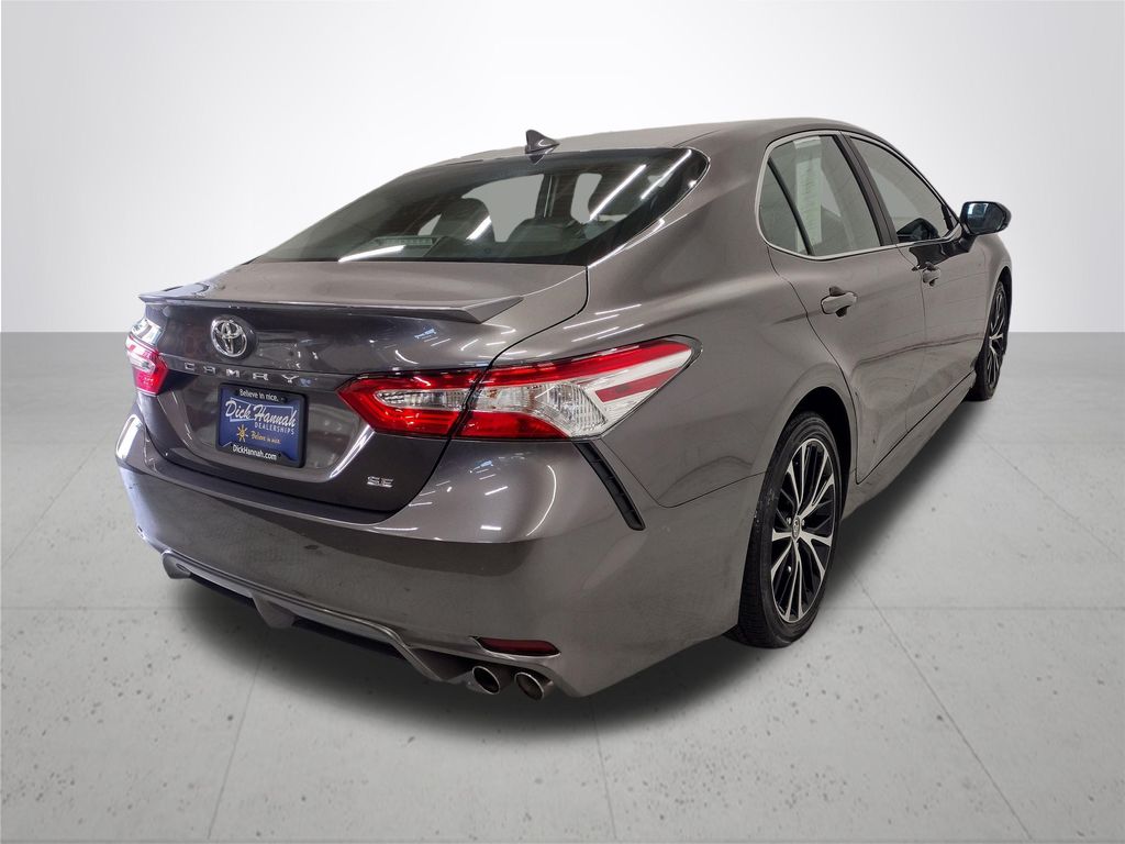 2020 Toyota Camry SE
