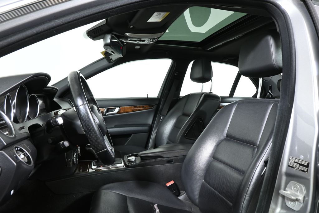 Thumbnail: 2013 Mercedes-Benz C-Class - 5